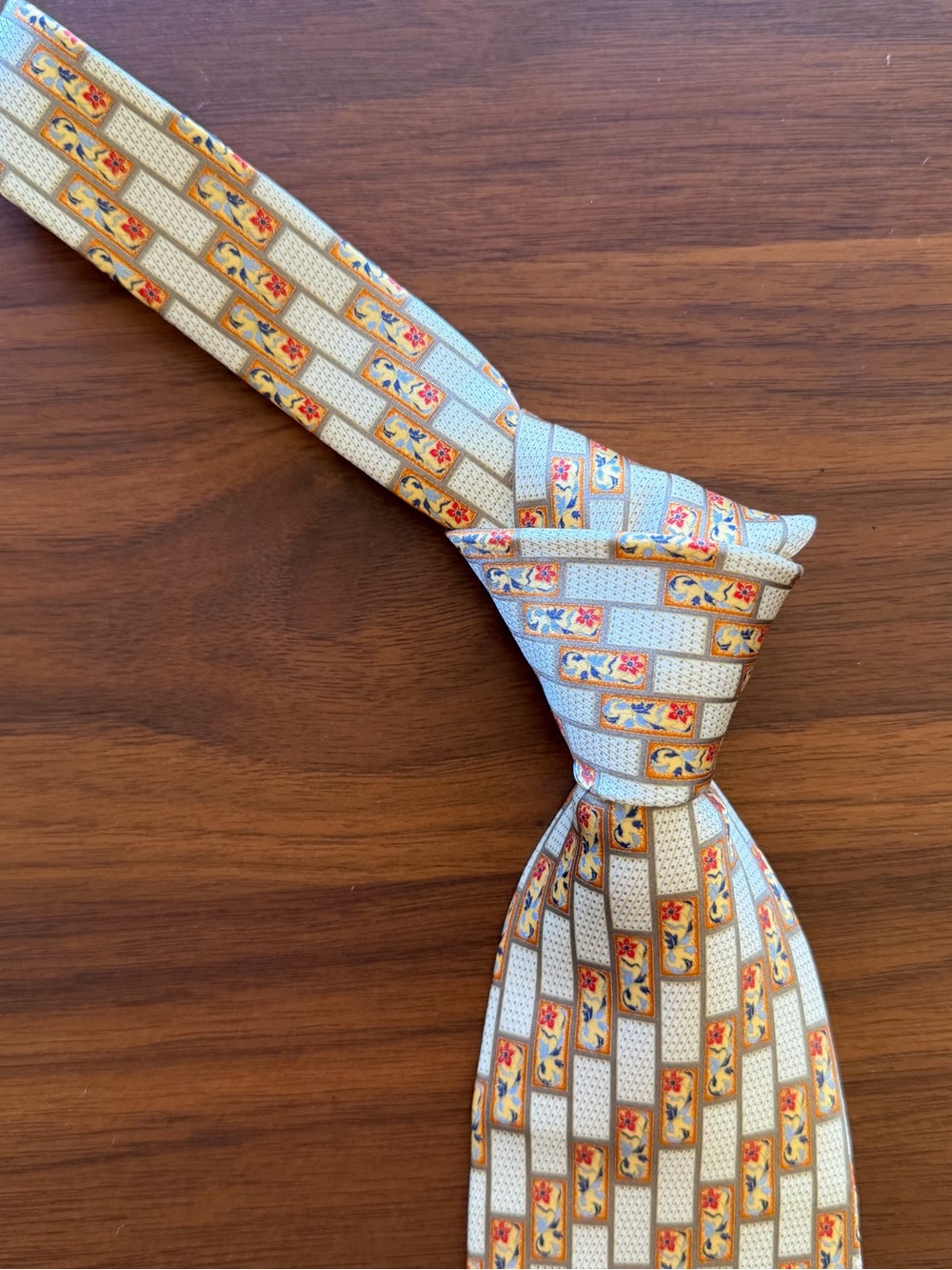 Battaglia Premuim Satin Tie and Handkerchief Set